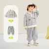 Conjunto de Moletom Kaka Panda Infantil para Meninos e Meninas, Roupa Casual de Duas Peças para Outono, Roupa Tendência para Bebês na Primavera e Outono