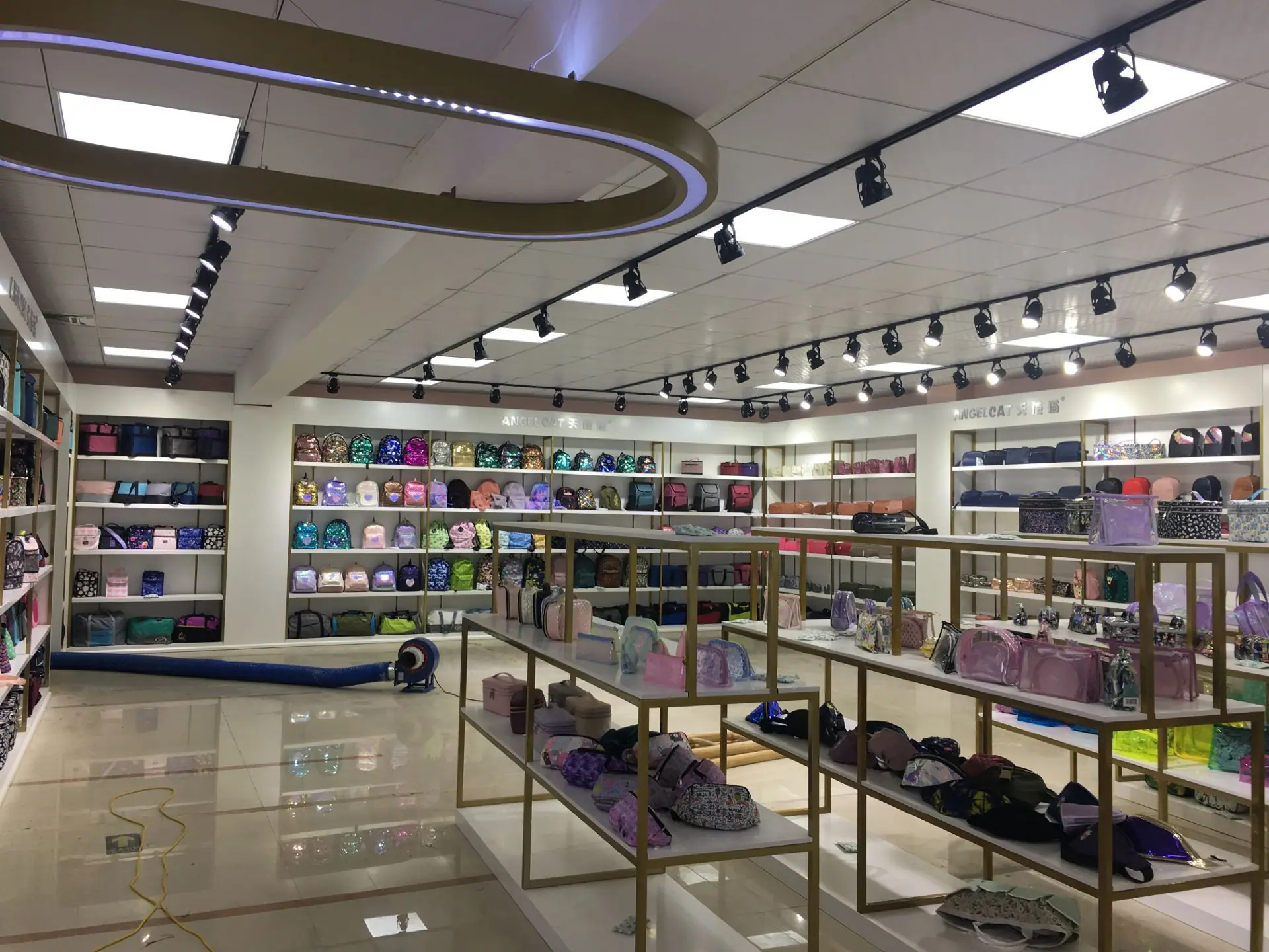 new sample room (4)