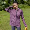 Nueva ropa de protección solar de verano para exteriores para hombre, transpirable y ligera, ropa de protección solar con capucha para pareja para mujer, protección UV UPF50+