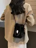 Bolso de felpa transfronterizo para mujer, nueva colección otoño 2026, diseño moderno y único, bolso cruzado popular, bolso para teléfono estilo coreano