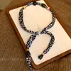 Collar con Bufanda de Seda y Cuentas Estampado Leopardo Retro Diseño de Nicho para Mujer Cadena de Suéter Accesorios de Collar Elegantes Versátiles Nuevo Estilo 2025