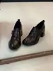 Sapatos de couro de salto alto estilo retrô para mulheres, sapatos de salto grosso de 7,5 cm, sapatos preguiçosos de velcro, mocassins de sola grossa