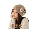 Bonito gorro posparto, adecuado para usar al dormir, diseñado para mujeres embarazadas con cabezas más grandes, proporciona protección contra el viento y tiene un diseño elegante y de alta calidad.