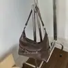 Bolsa de mão de nicho vintage de alta qualidade transfronteiriça para mulheres, nova bolsa transversal versátil outono/inverno 2026, bolsa de ombro feminina e bolsa de axila