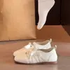 Tênis de Treino Estilo Ballet para Mulheres, Nova Moda Primavera 2026, Simples Estilo Coreano Plano Sola Macia Versátil Casual Sapatos Brancos