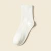 Calcetines de hombre de primavera y otoño, calcetines de tubo medio, calcetines deportivos de otoño e invierno para todo tipo de deportes, calcetines absorbentes del sudor para hombre, calcetines de algodón de color liso, calcetines largos sin hueso
