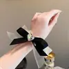 Scrunchie de Ponto Preto e Branco com Laço de Pérola Coreano para Mulheres, Acessório de Cabelo de Renda de Alta Qualidade para Rabo de Cavalo