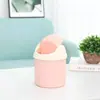 Papelera de escritorio de plástico con tapa basculante, mini cubo de basura para papel, para oficina en casa, barril de almacenamiento pequeño Yiwu