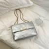 Mulher commuter grande capacidade Moda ombro mensageiro saco corrente bolsa axila 2023 outono e inverno novo pequeno saco quadrado para as mulheres