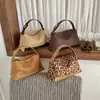 Bolso de Mano Clásico para Mujer 2026 Nuevo Vintage Gran Capacidad Bolso de Hombro Cruzado de Moda Simple Bolso Almohada para Axila