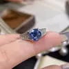 Popular Anel Aberto de Luxo Leve Octogonal Corte Rosa Corte Milênio Pedra Colorida de Três Flores Radiante Full Diamond de Alto Padrão