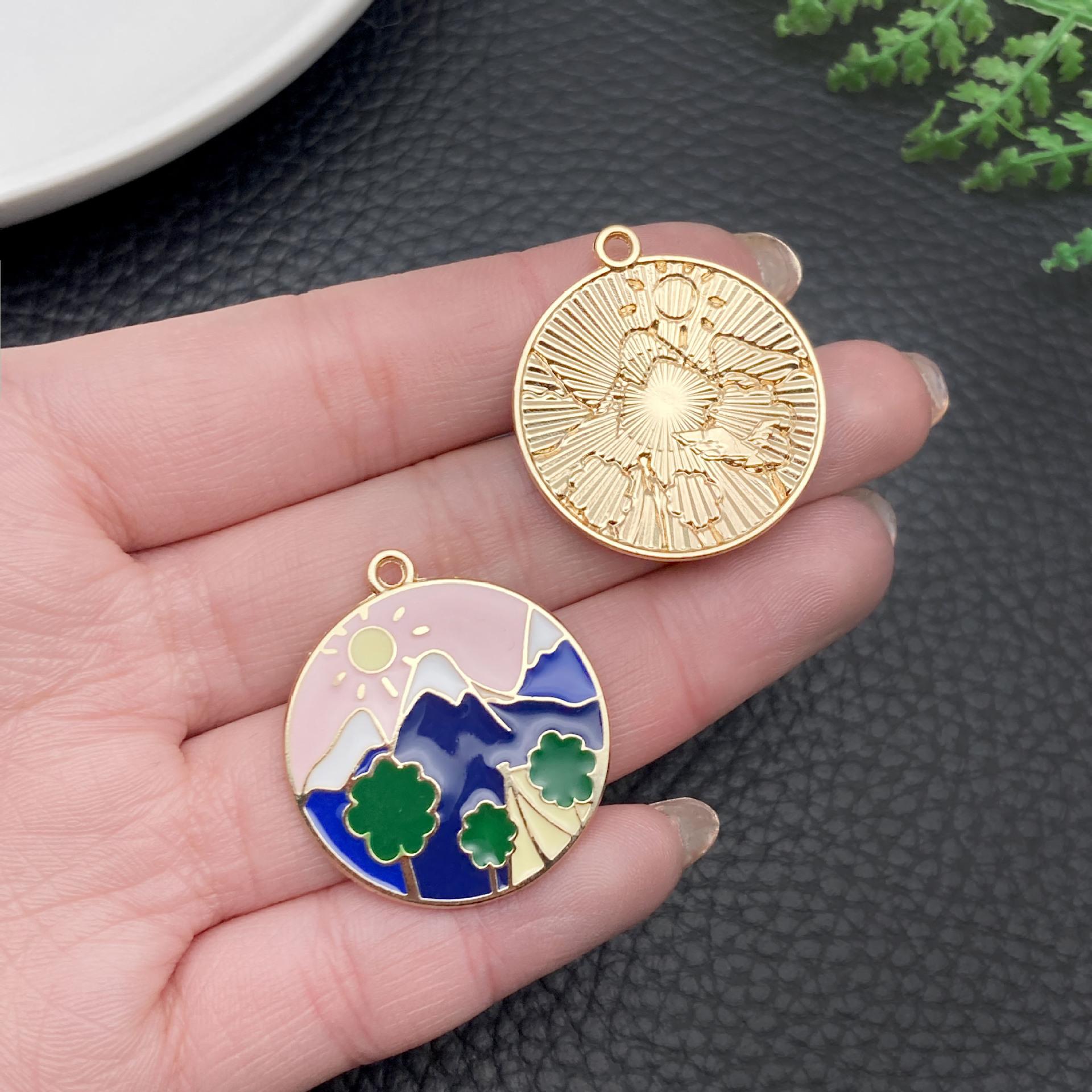 21824-XP-粉色滴油kc金锌合金露营旅游度假风景白天雪