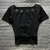 Camiseta nueva de estilo millennial retro, corte slim, hombros descubiertos, top holgado de manga corta con diseño perforado, atuendo de moda callejera ins