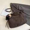 Bolso de cubo retro de gran capacidad para mujer, nueva colección otoño/invierno 2026, bolso de hombro con cadena a la moda, bolso cruzado de nicho para el día a día