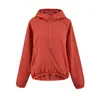 Ropa de mujer al por mayor transfronteriza 2026 otoño nueva chaqueta holgada con capucha, protección solar, manga larga, top corto ligero de principios de otoño