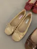 Zapatos planos, pequeños y elegantes para mujer, nueva colección primavera/otoño 2024, bailarinas rojas, estilo francés, zapatos de noche suaves y elegantes