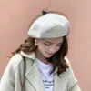 Nuevos gorros boina de otoño e invierno, boinas retro estilo británico para pintoras, elegantes boinas de lana con rejilla, boinas de moda para mujer