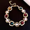 Conjunto de collar, pulsera y pendientes de corazón con incrustaciones de diamantes florales estilo medieval, cadena para la clavícula estilo corte vintage, joyería de nicho para mujer