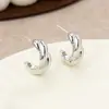 Brincos de Clipe Perfurados Retro Franceses para Mulheres Metal Forma de C Geométricos Assimétricos Argola Torcida Prata Atacado Transfronteiriço