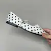 Populares zapatos Mary Jane de estilo retro francés para mujer, nuevo modelo otoño 2026, zapatos planos de punta cuadrada con lazo, zapatos de corte bajo