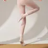 Calcetines de yoga, de longitud media hasta la pantorrilla, para mujer, diseño de cinco dedos, color liso con rayas, modernos, transpirables, antideslizantes, adecuados para Pilates, deportes y fitness, disponibles para dropshipping