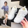 Zapatos de papá para mujer, nuevo modelo de verano 2026, versátiles, de suela blanda, ligeros, antideslizantes, de malla transpirable, casuales, deportivos