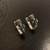 Pendientes de circonita negra esmeralda con corona retro de hip hop para mujer, diseño único, hebilla de oreja, accesorios de lujo ligeros de nicho.