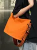 Bolso ligero y versátil de nailon para mujer, nuevo bolso casual cruzado y de hombro 2026, bolso tipo cubo súper popular para primavera y verano