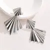 Pendientes Largos de Metal con Borlas Retro Transfronterizos Europeos y Americanos con un Diseño Geométrico Único y Elegante