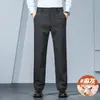 Calça casual masculina de mistura de lã, novo estilo de inverno, business casual, forrada com fleece, espessada para aquecimento, corte reto, acabamento escovado