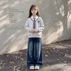 Design Versátil Estilo Coreano Hoodie Falso Duas Peças com Gola para Meninas Primavera e Outono Doce Laço Conjunto de Duas Peças Jeans