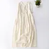 Vestido de Verano 2024 Nuevo de Alta Gama Bordado de Algodón y Lino Color Sólido Albaricoque Cuello en V Artístico Holgado Talla Grande Vestido Línea A