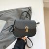 Bolso Pequeño 2025 Nueva Moda Primavera Verano Bolso Cuadrado Pequeño Axila Viajero Bolso de Mujer Estilo Extranjero Bandolera de un Hombro