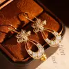 Estilo Francés Retro de Lujo Ligero Moda de Alta Gama Pendientes de Gancho con Borla de Flor y Hoja Tachonados con Diamantes Pendientes Únicos y Versátiles para Mujer