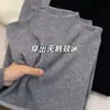 Camiseta básica de punto color rosa lechoso rosa flor de cerezo con cuello semi-alto para mujer, suéter de manga larga de color liso para otoño e invierno con cuello alto