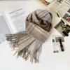 Cachecol Xadrez 100% Lã Pura Australiana Outono e Inverno Estilo Coreano Versátil Cachecol Quente para o Pescoço Estilo Casal Xale com Franjas Atacado