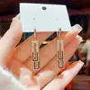 Pendientes Minimalistas de Moda Estilo Coreano de Alta Gama Geométricos con Circonita y Goteo de Aceite para Mujer, Diseño de Nicho, Lujo Ligero, Pendientes Versátiles al por Mayor