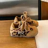 Zapatillas de Entrenamiento Alemanas con Estampado de Leopardo para Niñas Zapatillas Deportivas Forradas de Felpa para Niños Zapatos Nuevos de Algodón de Invierno Zapatos Casuales Cálidos para Niños Versátiles de Moda