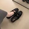 Sapatos Mary Jane Baixos Femininos Estilo Chanel com Laço de Camélia 2026 Novo Modelo Sapatos Slip-On para Combinar com Vestidos