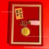 Llavero de Pastel Pequeño Creativo de Oro Puro 999 Más Vendido para Recién Casados, Llavero Chapado en Oro, Colgante Exquisito para Bolso, Disponible para Venta al por Mayor