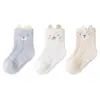Paquete de tres pares de calcetines de media pantorrilla para niños, calcetines de bebé de malla de algodón peinado, calcetines infantiles de dibujos animados sin costuras, Clase A