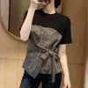 Blusa Color Block de Manga Curta Tendência e Design Único para Mulheres, Moda Verão Plus Size Estilosa Camiseta Falsa de Duas Peças