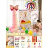 Decoración de primer cumpleaños con notas adhesivas de colores, pastel, tablero KT, globos para niños y niñas, accesorios para fotos de escena de hotel, pared de fondo