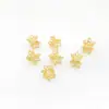 Accesorios para joyería DIY chapados en oro de alta retención de color, colgante de flor de loto hueco de doble cara, materiales para pulseras y collares de cuentas hechos a mano