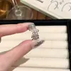 Anel de Liga de Zinco Flor Vazada Simples Design de Nicho Feminino Abertura Ajustável Moda Anel de Dedo Empilhável Versátil
