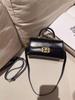Bolso cuadrado pequeño con cierre tridimensional, nuevo bolso bandolera de alta gama de nicho 2024, bolso pequeño exquisito para mujer