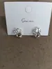 Pendientes Redondos con Colgante de Flor de Circonita Aguja Plateada, Exquisitos y Modernos, Pendientes de Estilo Versátil con un Diseño Único, Accesorios para Orejas de Nicho