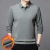 Nuevo Suéter Falso de Dos Piezas para Hombre Invierno 2025, Camiseta Gruesa de Invierno con Forro de Polar, Top Cálido Estilo Papá con Cuello Solapa