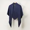 Bufanda Triangular Grande de Mezcla de Lana de Color Sólido, Bufanda Tejida para Primavera y Otoño con un Toque de Lujo, Adecuada para Usar en Capas y Mantenerse Caliente en Habitaciones con Aire Acondicionado