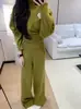 Conjunto de punto de alta gama 2026 Otoño/Invierno Nuevo Top de punto de cuello alto de cintura entallada + Pantalones rectos de pierna ancha Conjunto de dos piezas para mujer